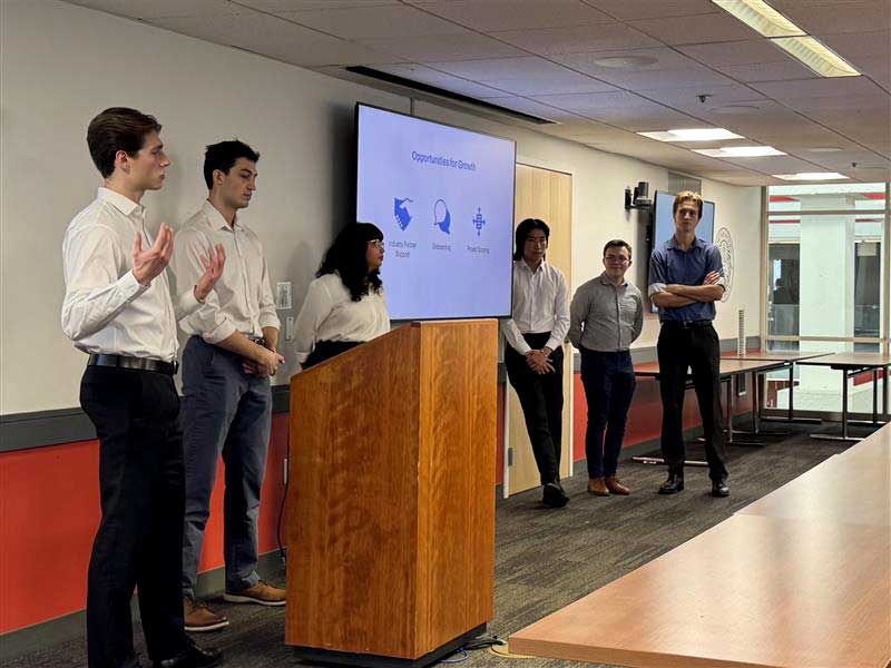 NEXT-students-presenting800x600